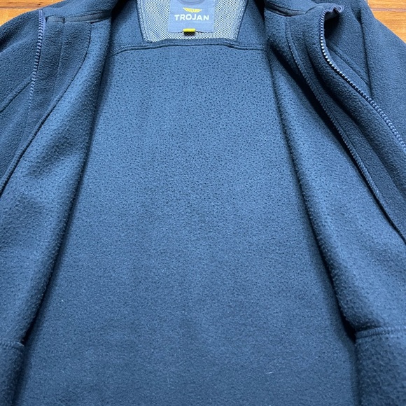 Men's Fleece Jacket. Size: Medium - Picture 5 of 11